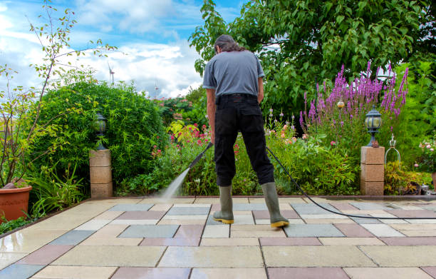 Best Pool Deck Cleaning in Lusk, WY